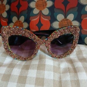 Novelty Cateye Glitter Sunglasses DG Rhinestones On Sides
